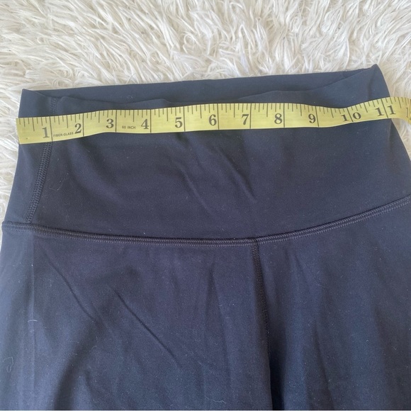 Aritzia TnAction 7" Short - Picture 4 of 8